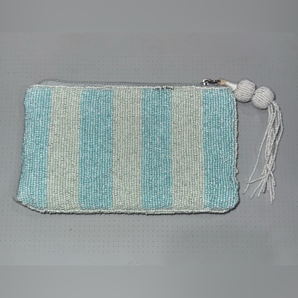 EUC Beaded Shell pouch in Blue and White - Picture 2 of 5